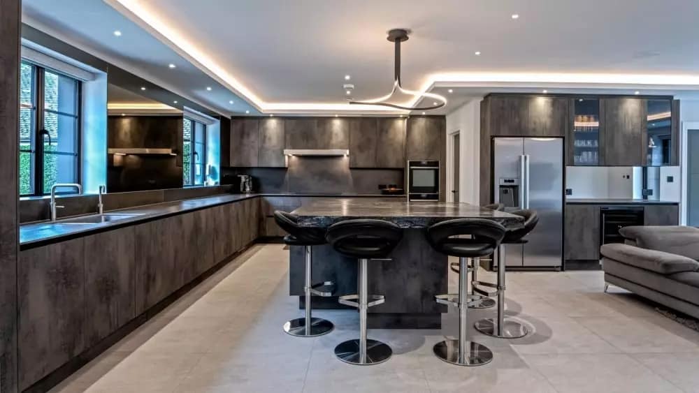 L-Shape-Luxury-Kitchen-min Large luxury kitchen with island