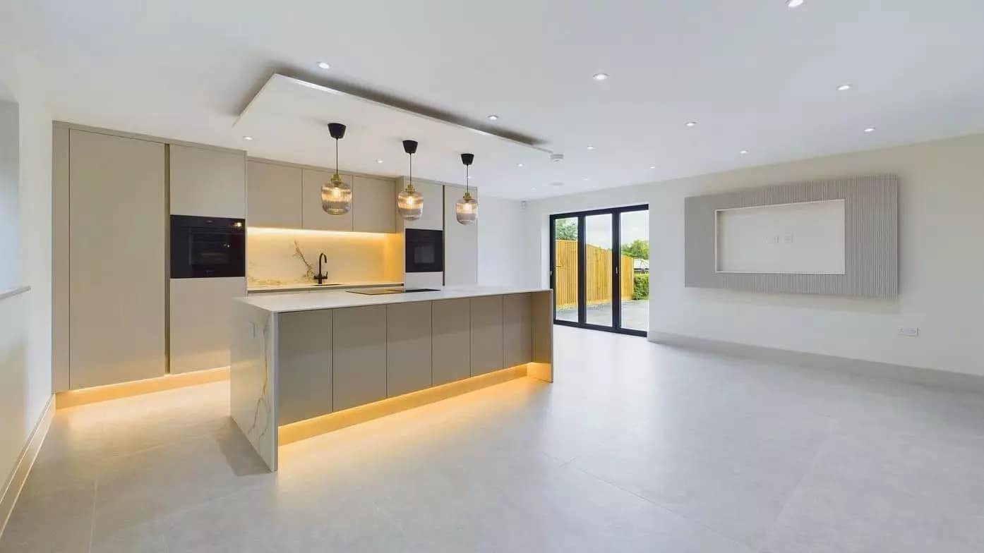 luxury-contract-kitchen Luxury contract kitchen in a development