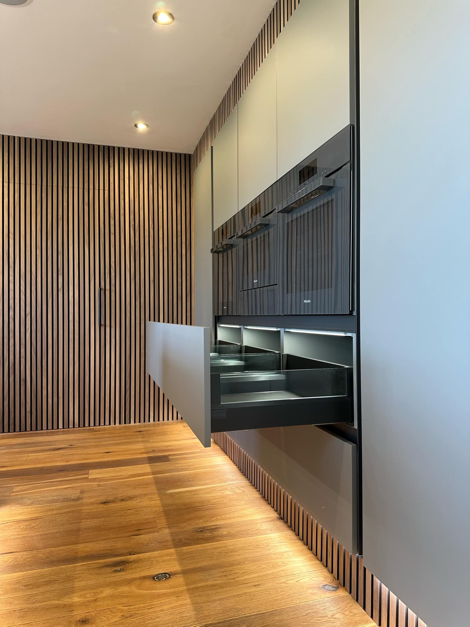 IMG_3544 glass sided kitchen drawers