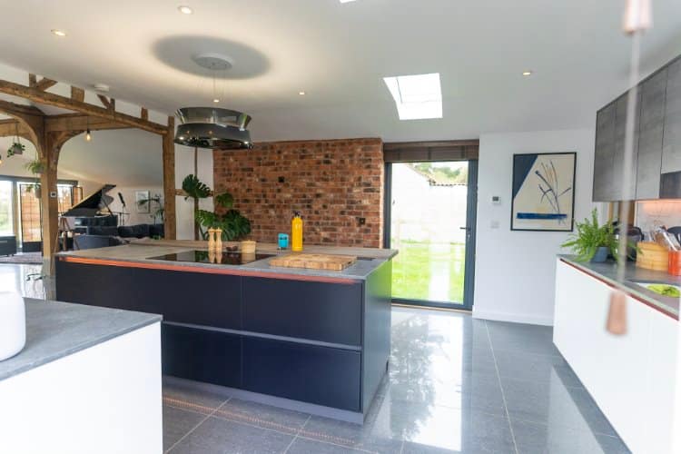 Vanquish-Luxury-Kitchen-Southend-IMG-886 indigo blue handleless kitchen island