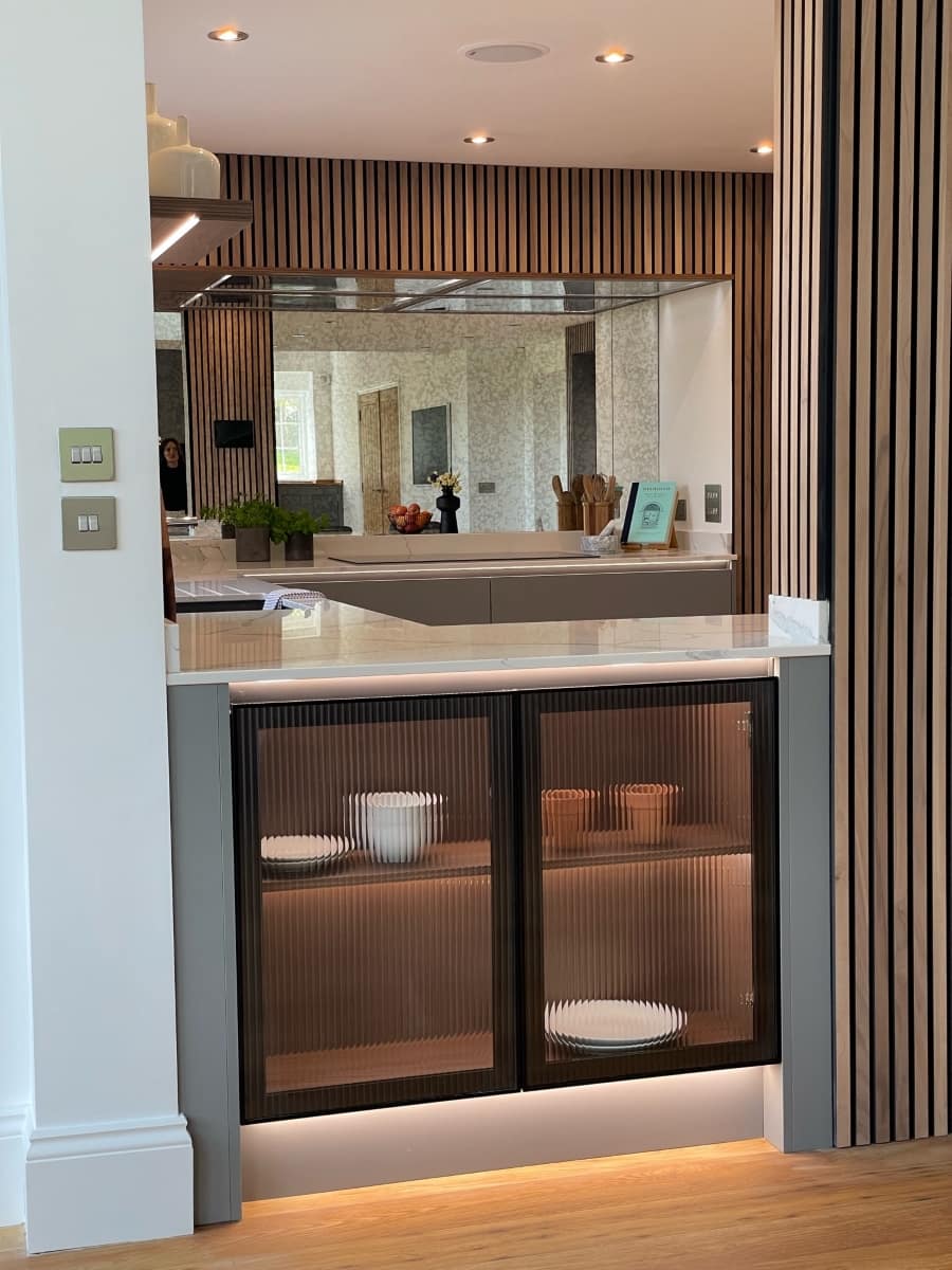 IMG_3527 fluted glazed kitchen doors